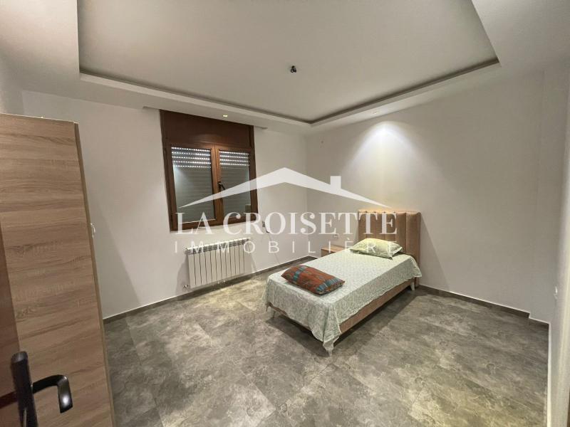 Etage de villa avec terrasse S+3 meublé à La Marsa